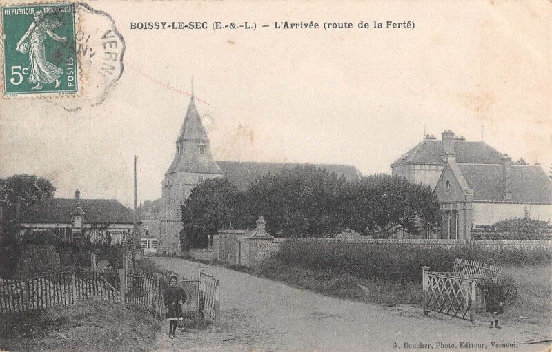 Carte postale ancienne Boissy Le Sec - L'Arrivee Route De La Ferte