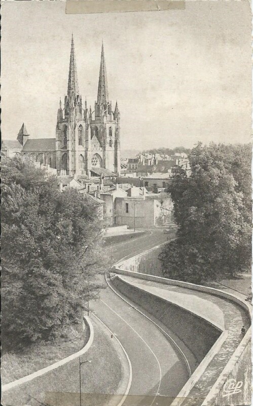 Carte postale ancienne La Cathédrale et les nouveaux boulevards à Bayonne