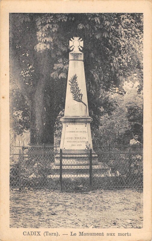 Carte postale ancienne Cadix - Le Monument Aux Morts à Cadix