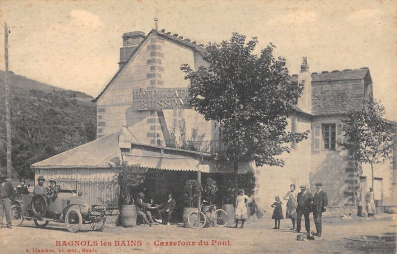 Carte postale ancienne Bagnols Les Bains - Carrefour Du Pont