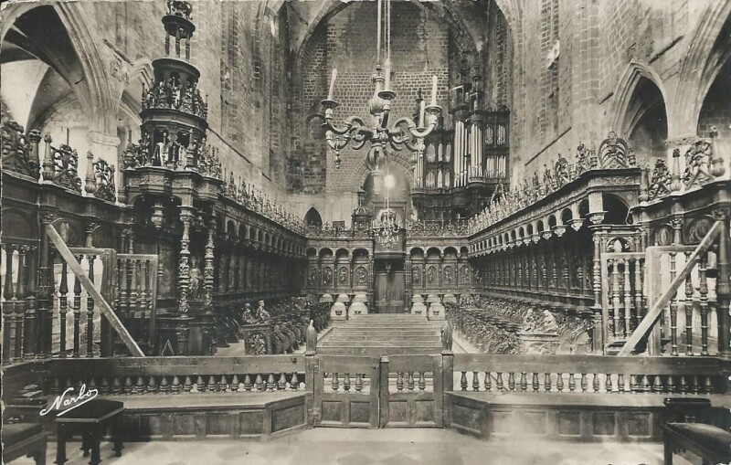 Carte postale ancienne Intérieur de la Cathédrale - Les Orgues et les Stalles à Saint-Bertrand-de-Comminges