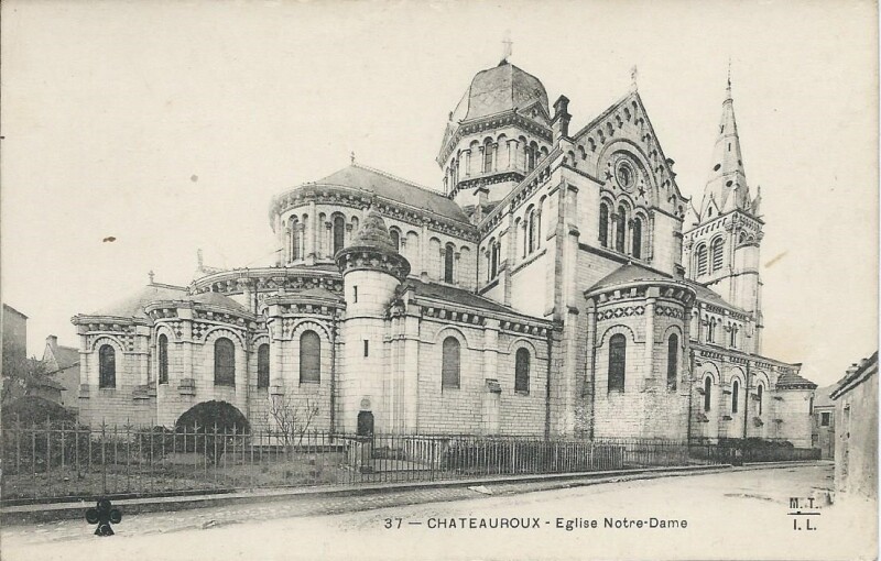 Carte postale ancienne Eglise Notre-Dame à Châteauroux
