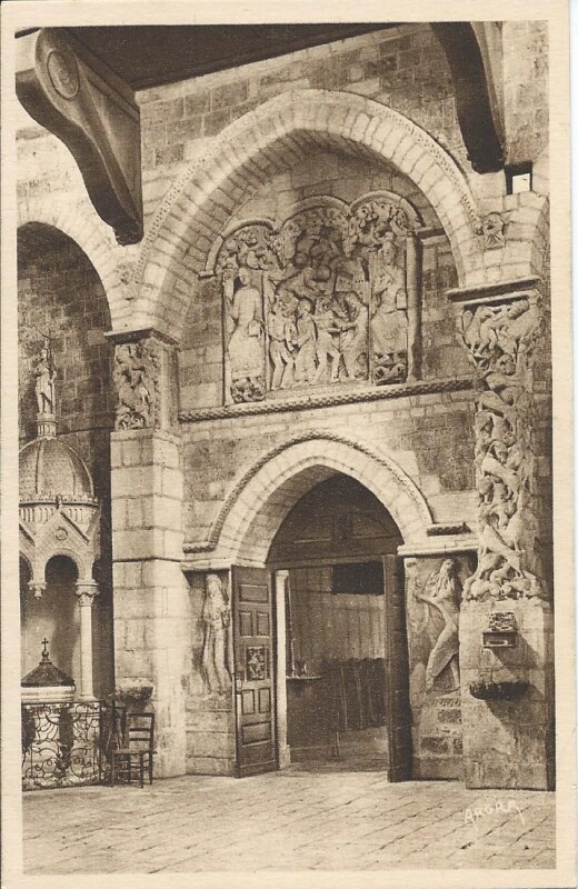 Carte postale ancienne Eglise Abbatiale - Portail intérieur à Souillac