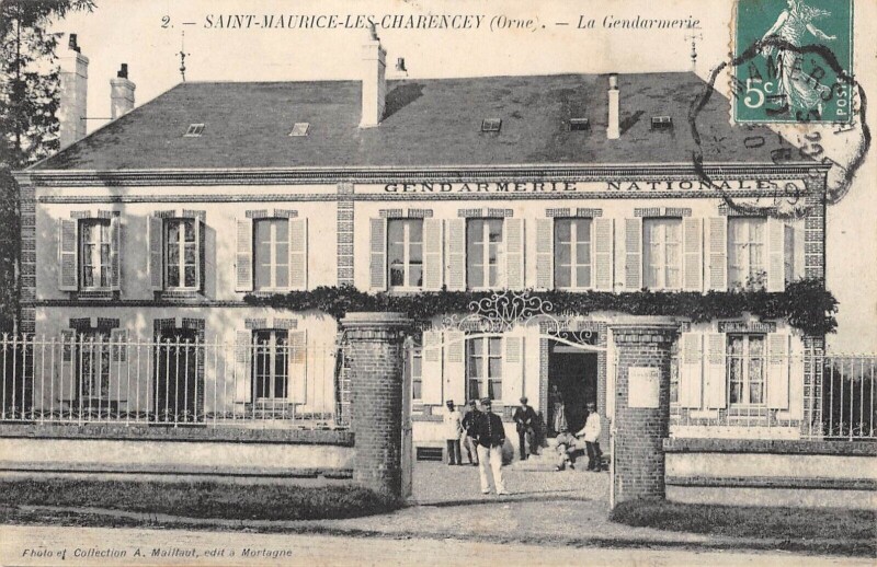 Carte postale ancienne Saint Maurice Les Charencey - La Gendarmerie à Charencey