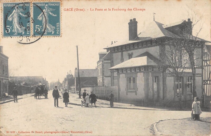 Carte postale ancienne Gace - La Poste Et Le Faubourg Des Champs