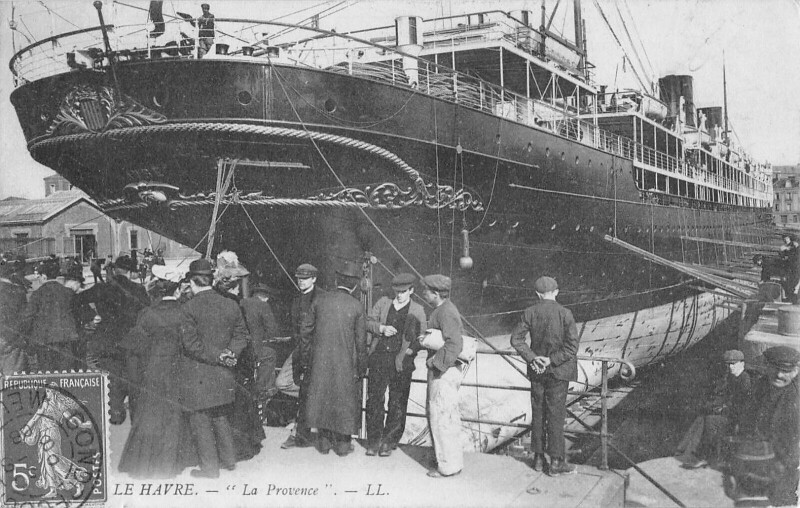 Carte postale ancienne Le Havre / La Provence / Paquebot au Havre