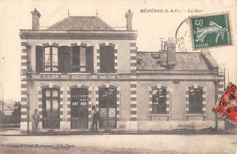 Carte postale ancienne Mezieres - La Gare