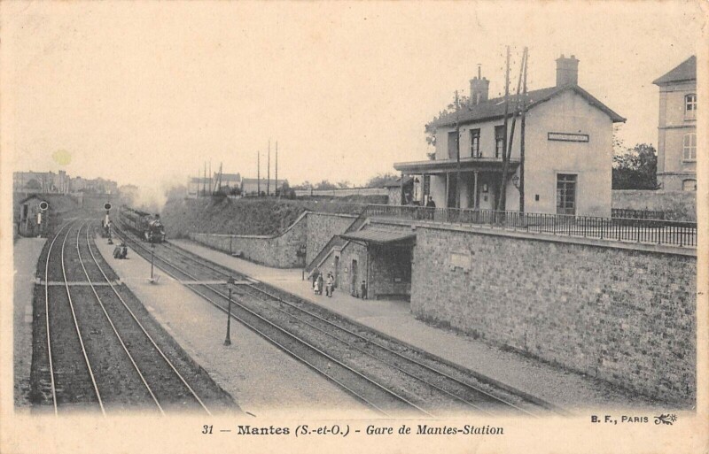 Carte postale ancienne Mantes - Gare De Mantes Station - Train
