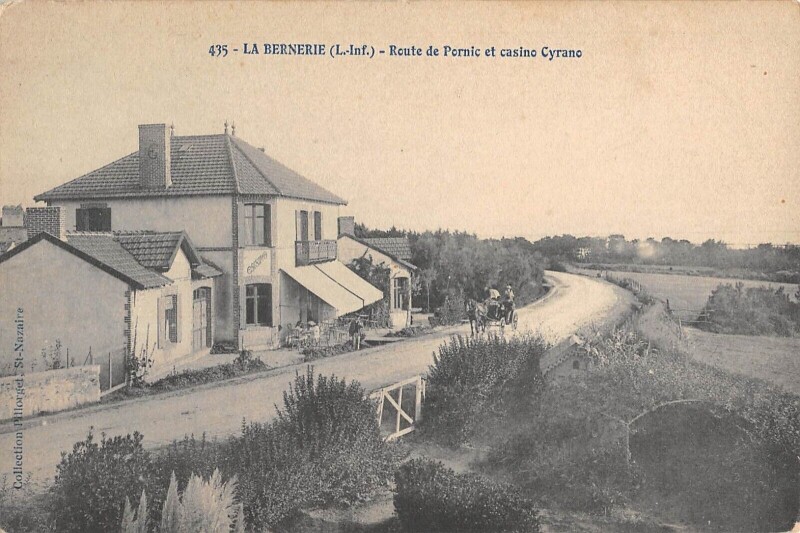 Carte postale ancienne La Bernerie - Route De Pornic Et Casino Cyrano à Pornic