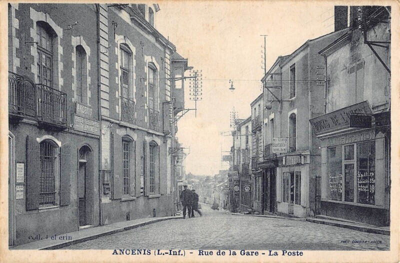 Carte postale ancienne Ancenis - Rue De La Gare - La Poste