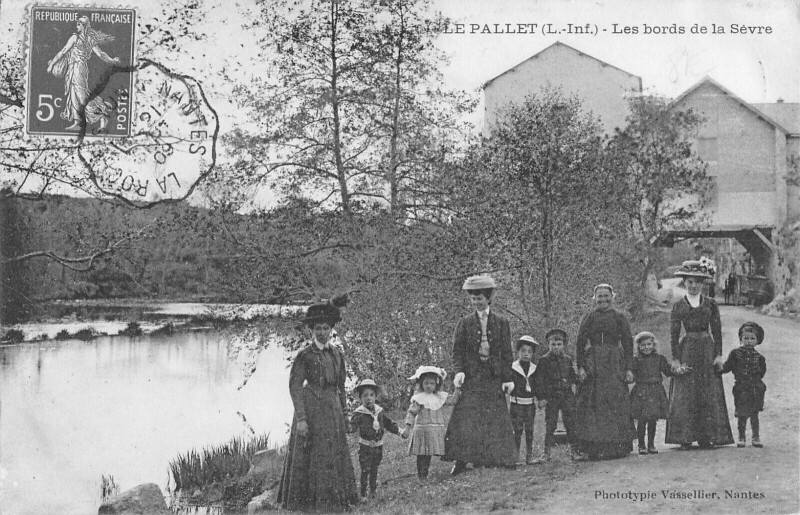 Carte postale ancienne Le Pallet - Les Bords De La Sevre au Pallet