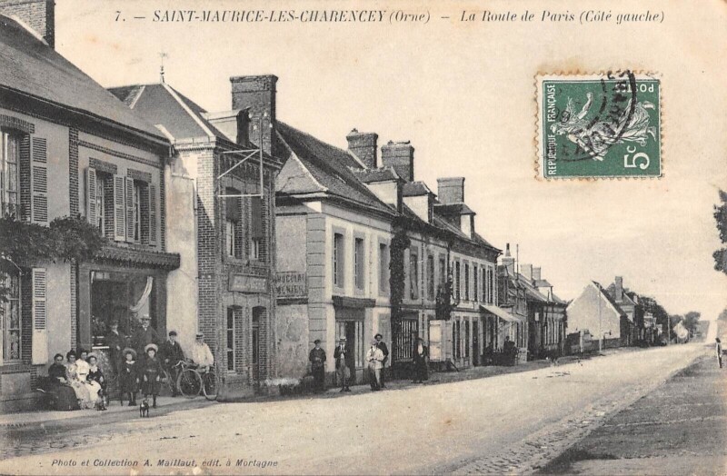 Carte postale ancienne Saint Maurice Les Charencey - La Route De Paris - Cote Gauche à Charencey