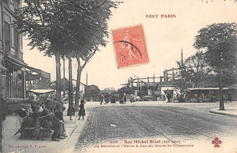 Carte postale ancienne PARIS12e - Tout Paris - Rue Michel Bizot - Le Marche Et L'Usine A Gaz Au