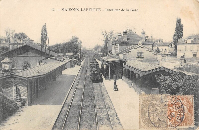 Carte postale ancienne Maison Laffitte - Interieur De La Gare - Train
