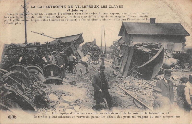 Carte postale ancienne Catastrophe De Villepreux Les Clayes / Une Equipe D'Ouvriers à Villepreux