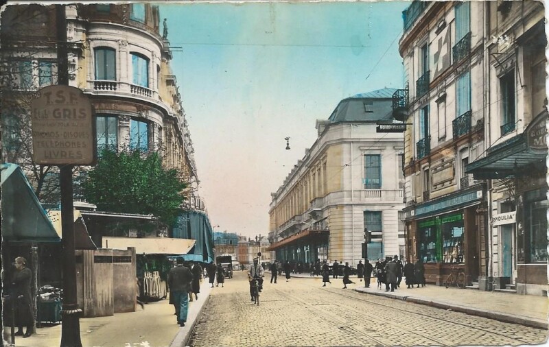 Carte postale ancienne Rue de la République à Troyes