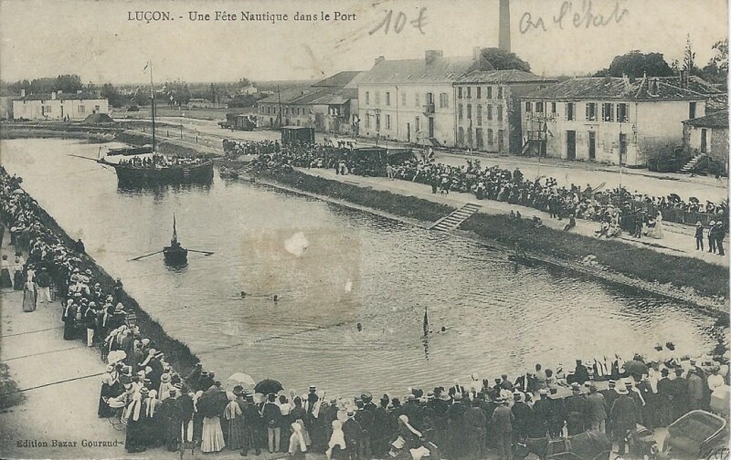 Carte postale ancienne Une Fête Nautique dans le Port à Luçon