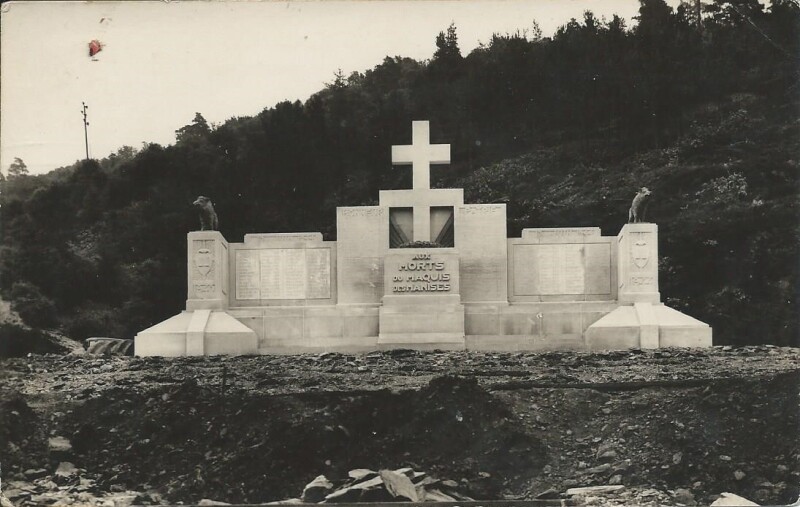 Carte postale ancienne Monument du Maquis des Manises à Revin