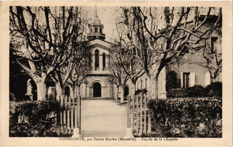 Carte postale ancienne Marseille - TourSte par Sainte-Marthe Facade de la Chapelle à Marseille
