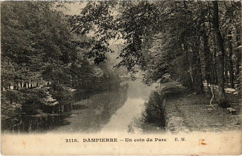 Carte postale ancienne Dampierre Un Coin du Parc