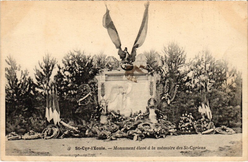Carte postale ancienne Saint-Cyr-l'Ecole Monument