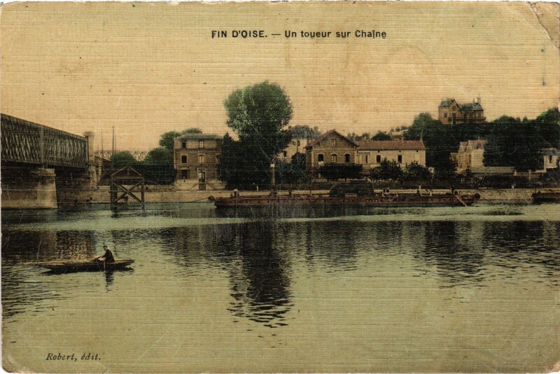 Carte postale ancienne Fin d'Oise - Un Toueur sur Chaine
