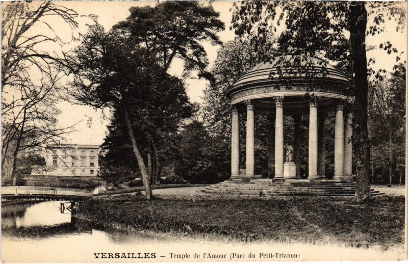 Carte postale ancienne Versailles Temple de l'Amour - Parc du Petit-Trianon à Versailles