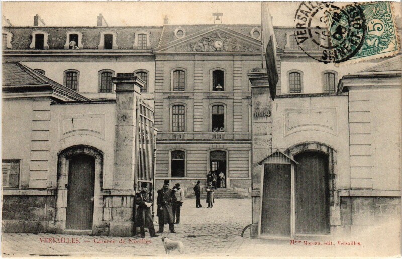 Carte postale ancienne Versailles Caserne de Nouailles à Versailles
