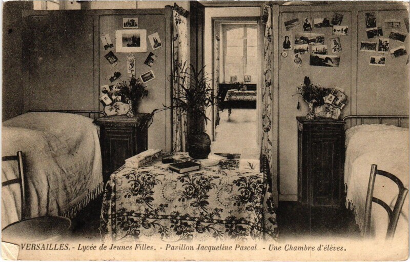 Carte postale ancienne Versailles Lycee de Jeunes Filles - Pavillon Jacqueline Pascal à Versailles