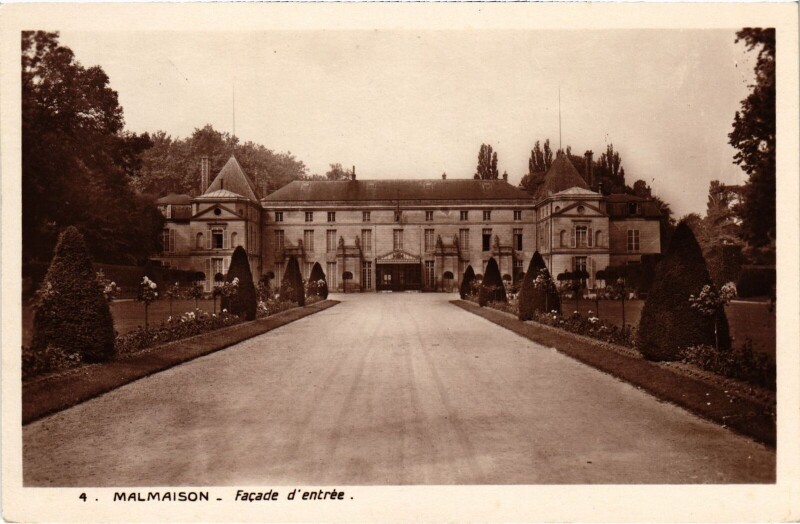 Carte postale ancienne Chateau de Malmaison - Facade d'Entree
