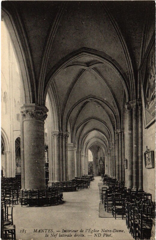 Carte postale ancienne Mantes-la-Jolie Interieur de l'Eglise Notre-Dame à Mantes-la-Jolie