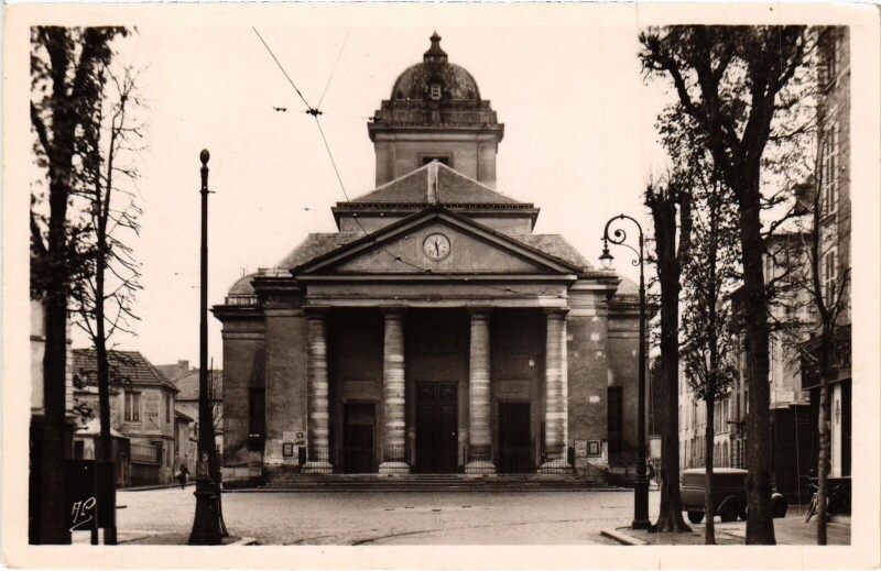Carte postale ancienne Versailles L'Eglise Saint-Symphorien à Versailles