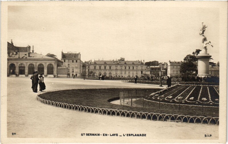 Carte postale ancienne Saint-Germain-en-Laye Esplanade à Saint-Germain-en-Laye