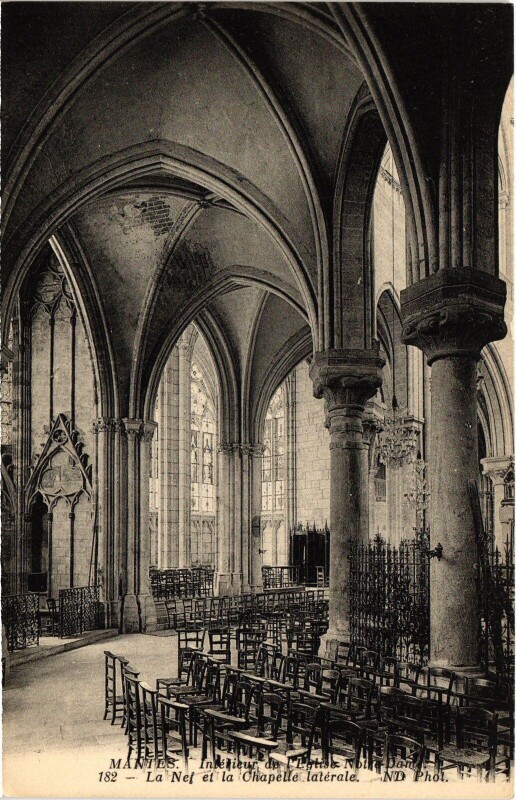 Carte postale ancienne Mantes-la-Jolie Interieur de l'Eglise Notre-Dame à Mantes-la-Jolie
