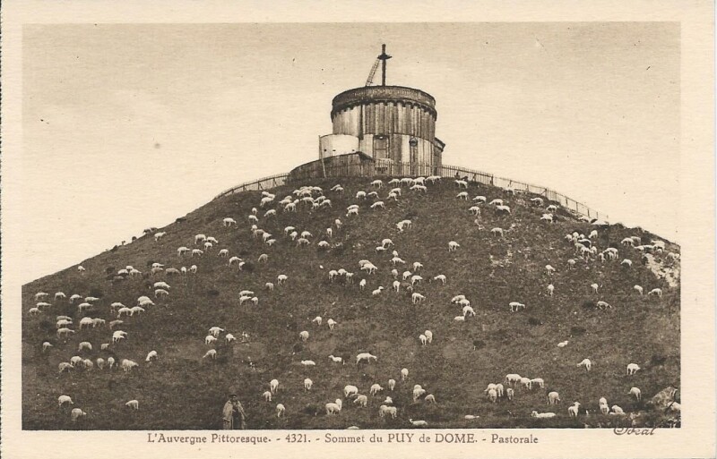 Carte postale ancienne Sommet du puy de Dôme - Pastorale à Orcines