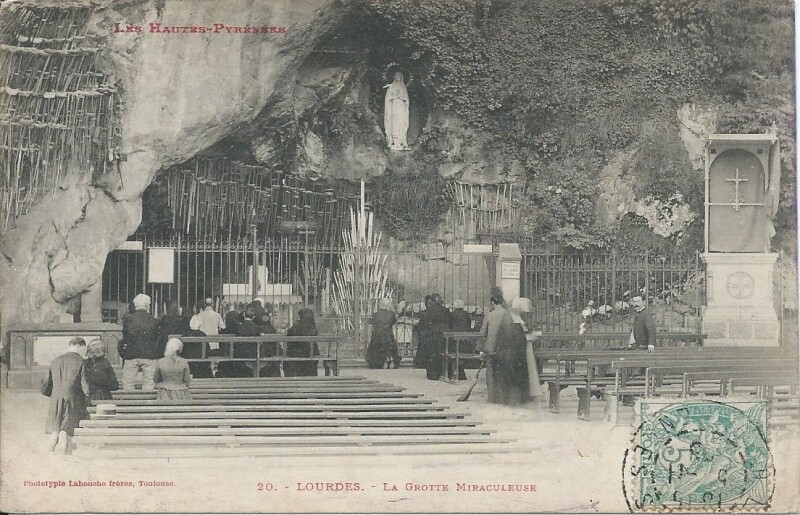 Carte postale ancienne La Grotte miraculeuse à Lourdes