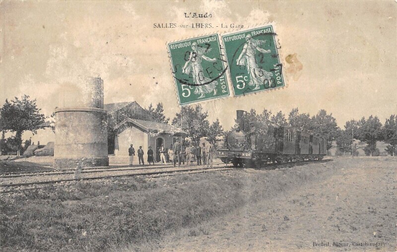 Carte postale ancienne Salles Sur Lhers - La Gare - Train En Gare