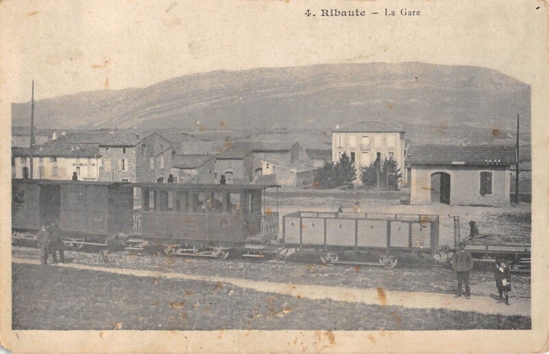 Carte postale ancienne Ribaute - La Gare - Train En Gare à Ribaute