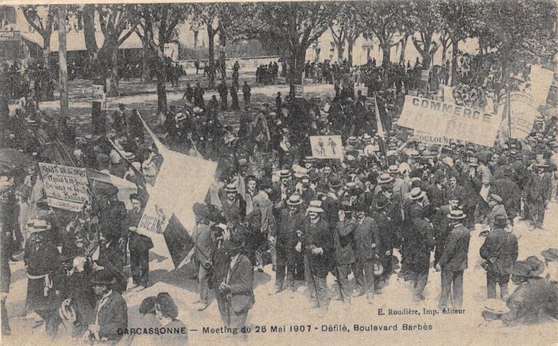 Carte postale ancienne Carcassonne - Meeting Du 26 Mai 1907 - Defile Boulevard Barbes à Carcassonne