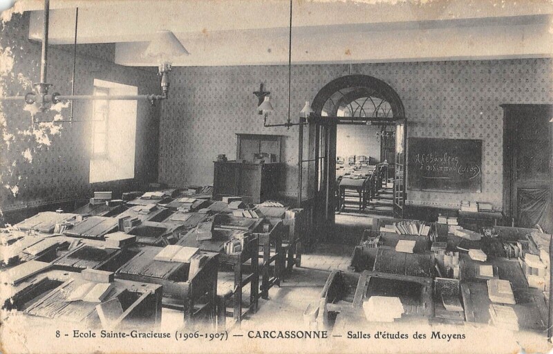 Carte postale ancienne Carcassonne - Ecole Sainte Gracieuse (1906-1907) Salle D'Etudes Des Moyen à Carcassonne