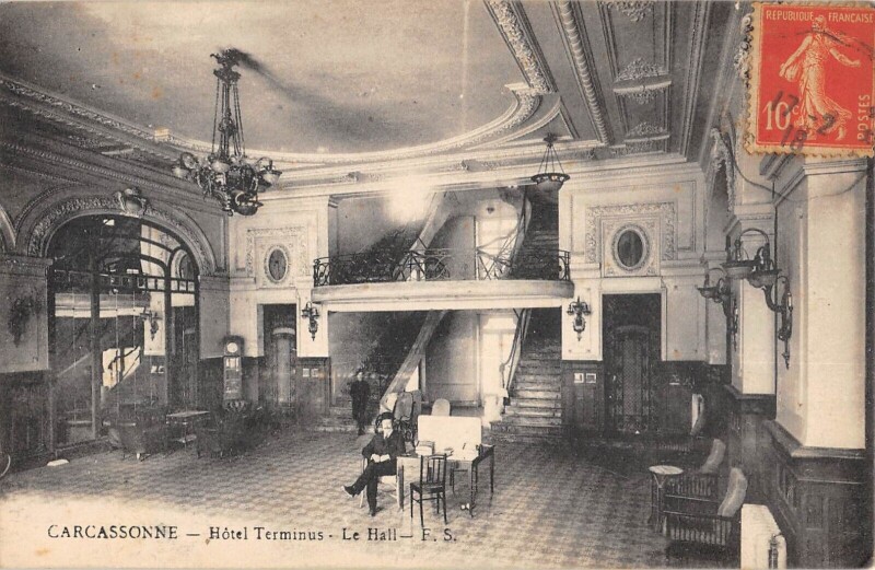Carte postale ancienne Carcasonne - Hotel Terminus - Le Hall - cliché rare