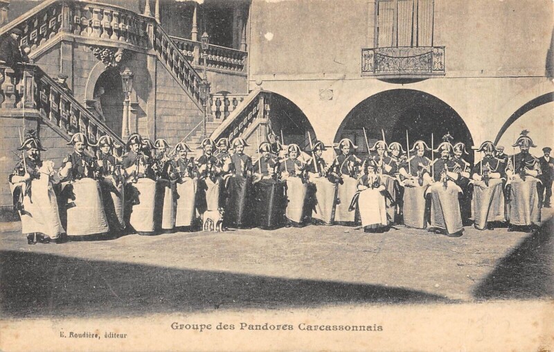 Carte postale ancienne Carcassonne / Groupe Des Pandores Carcassonnais / cpa rare à Carcassonne
