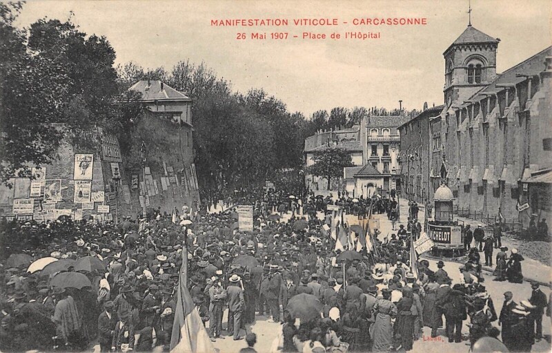 Carte postale ancienne Carcassonne - Manifestation Viticole Du 26 Mai 1907 - Place De L'Hopital à Carcassonne