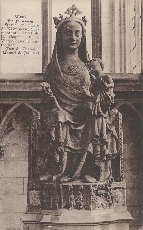 Carte postale ancienne Vierge Assise à Sens