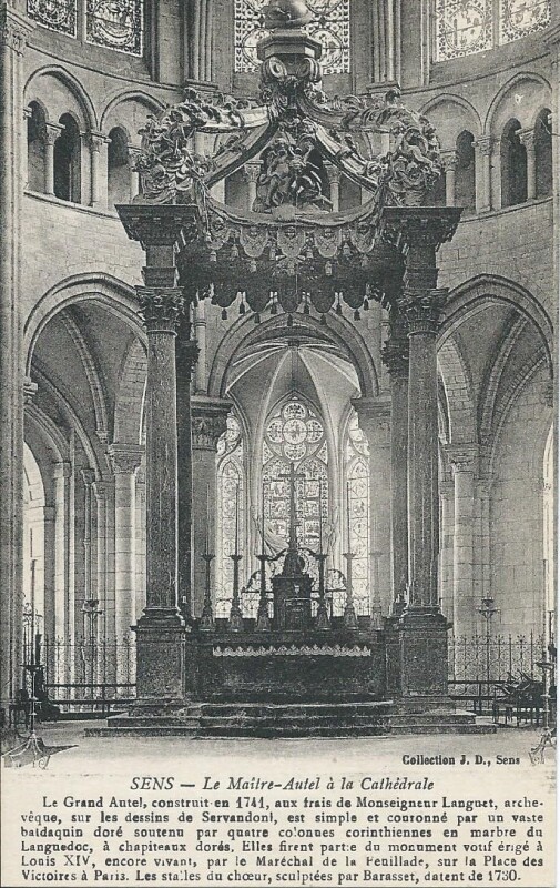 Carte postale ancienne Le Maitre Autel à la Cathédrale à Sens