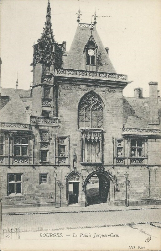 Carte postale ancienne Le Palais Jacques-Coeur à Bourges