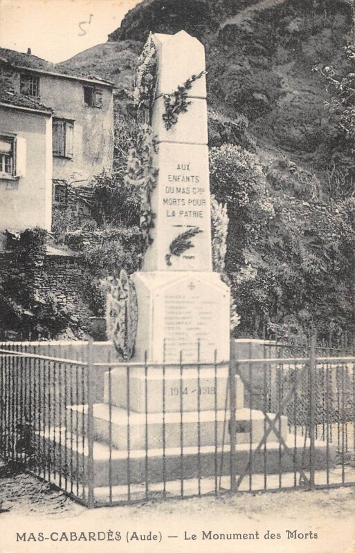 Carte postale ancienne Mas Cabardes - Le Monument Aux Morts - cliché rare