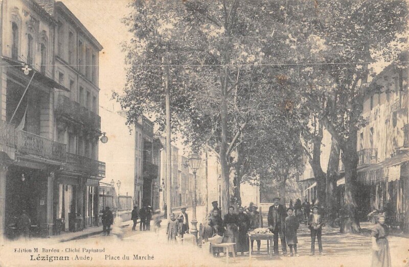 Carte postale ancienne Lezignan - Place Du Marche