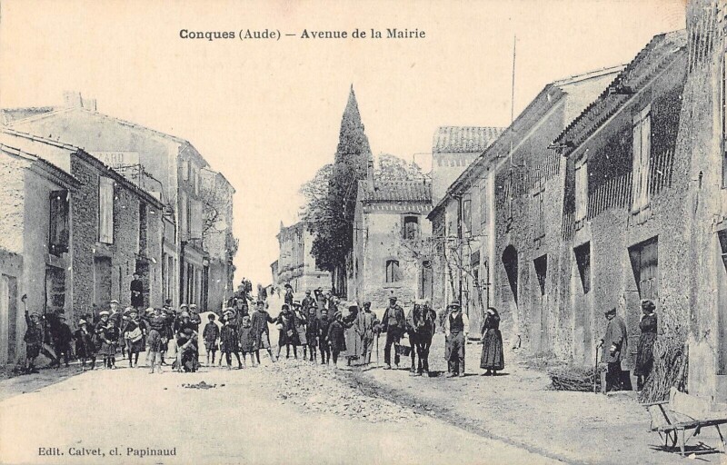 Carte postale ancienne Conques - Avenue De La Mairie - cliché rare