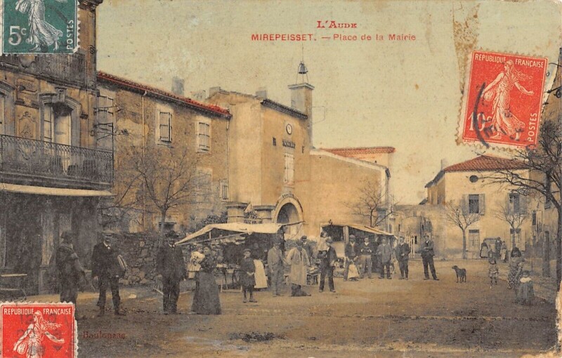Carte postale ancienne Mirepeisset - Place De La Mairie à Mirepeisset